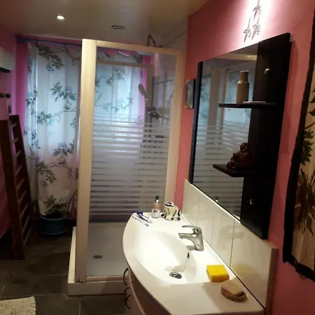 Un Petit Detour Guest house 3*